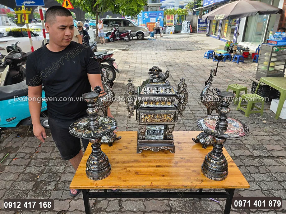 Toàn bộ họa tiết hoa văn được chăm chút tỉ mỉ